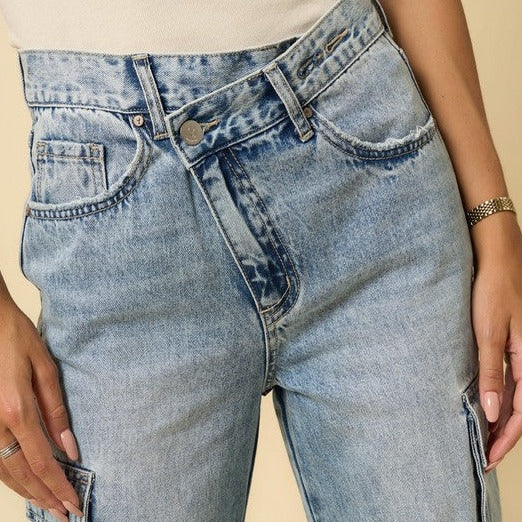 Relaxed Crossover Cargo Jeans