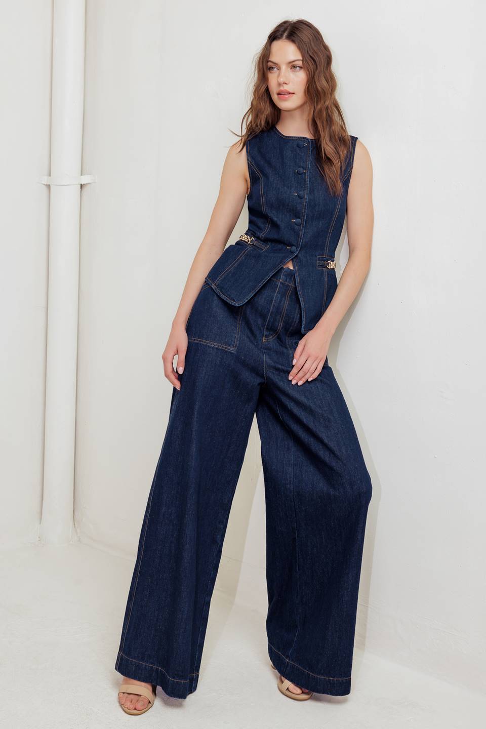 Carpenter Chic Wide-Leg Jeans