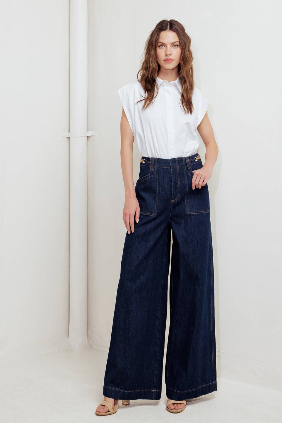 Carpenter Chic Wide-Leg Jeans
